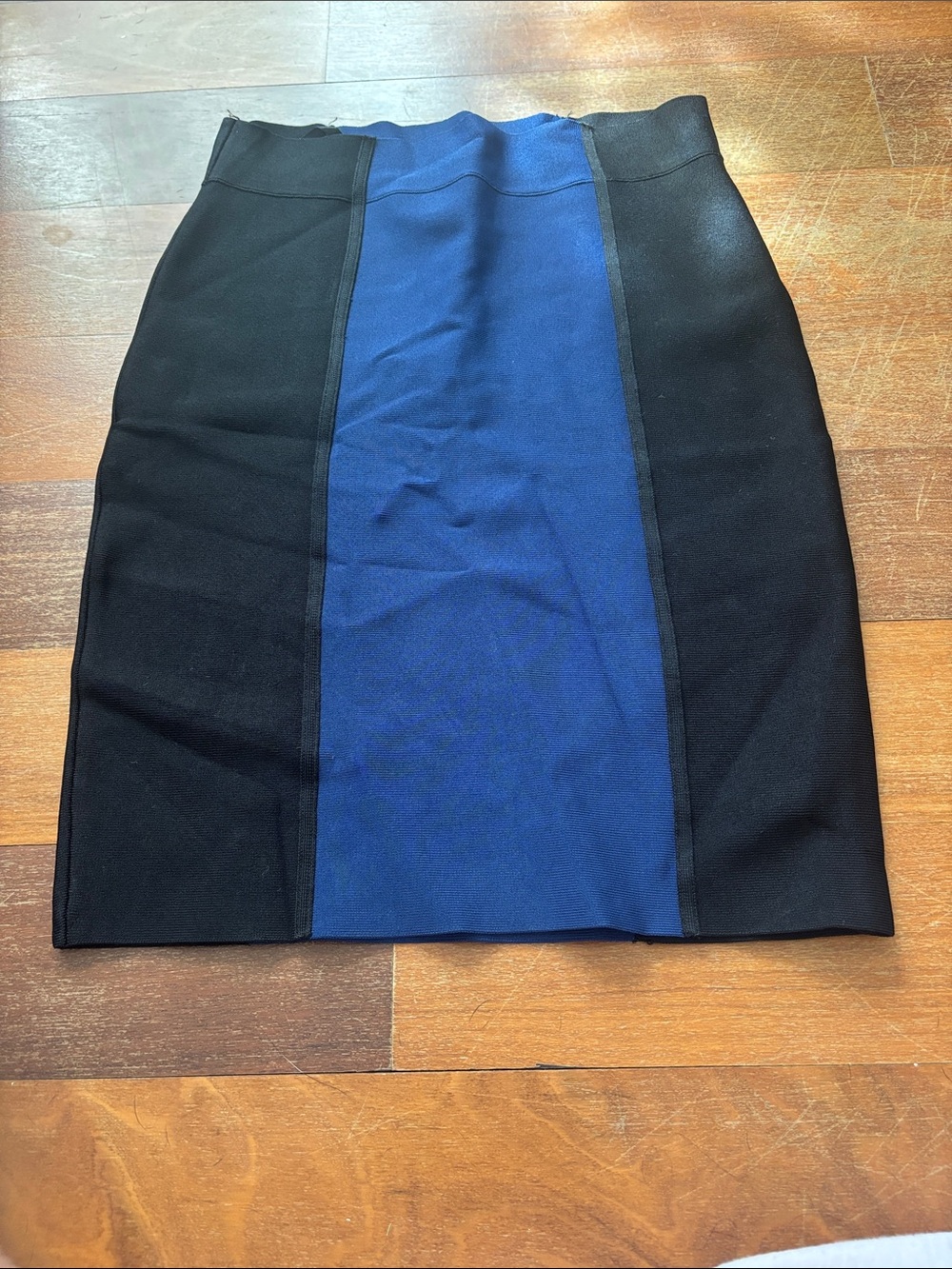 BCBGMaxAzria Black & Navy Two-Tone Pencil Skirt